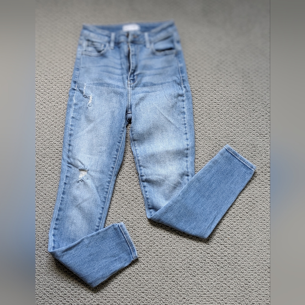 Cello women's jeans distressed size 3
